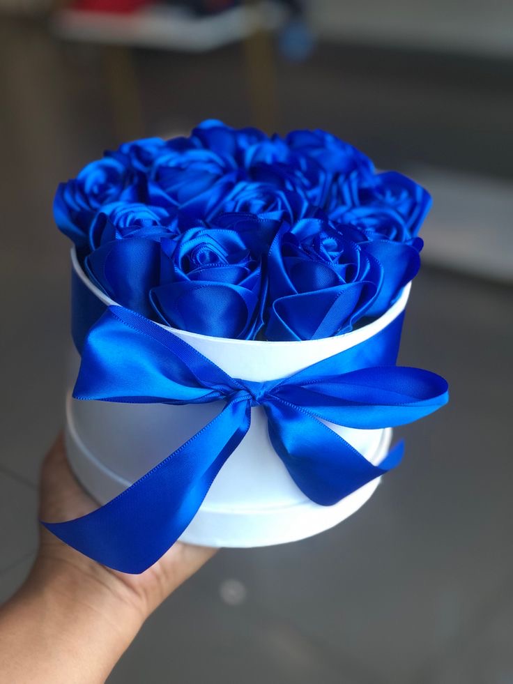 Baul de rosas azules